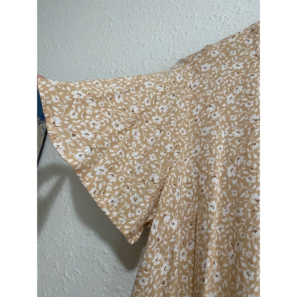 Torrid Rayon Slub Flutter Sleeve Top Vines Ditsy Floral Ginger Root Tan 0 L 12 - Picture 2 of 5